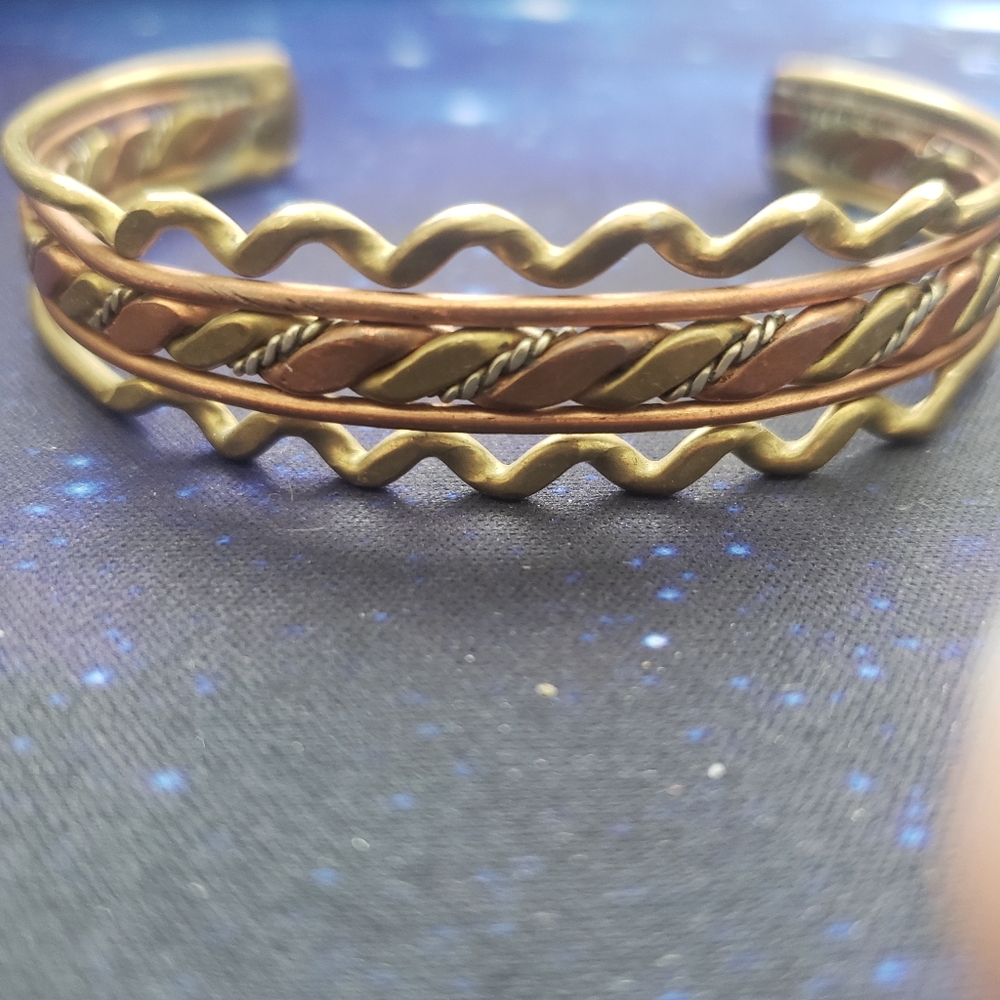 Vintage Unisex Silver, Copper, And Brass Cuff. VERY NICE DESIGN!